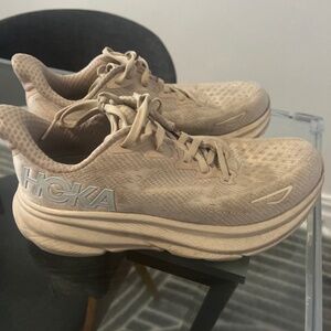 Women's Hoka Clifton 9 Running Shoes 1127896 SSEG Shifting Sand Size 6 B